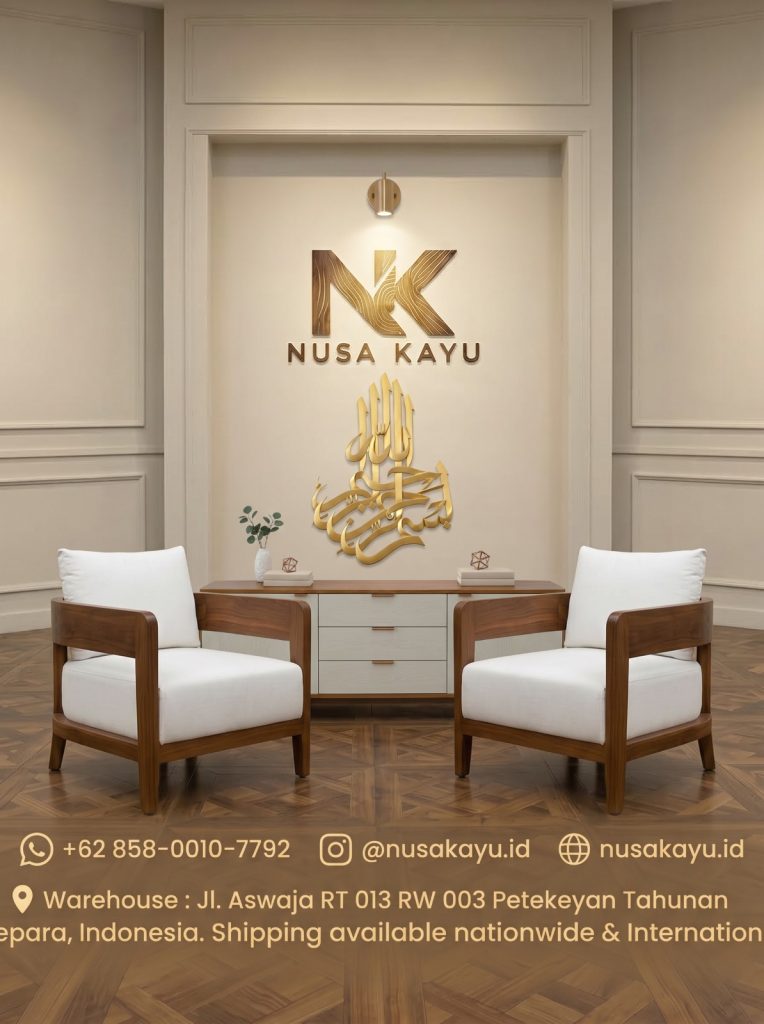 Set sofa kayu Jepara dengan 1 sofa dan 2 lounge chair